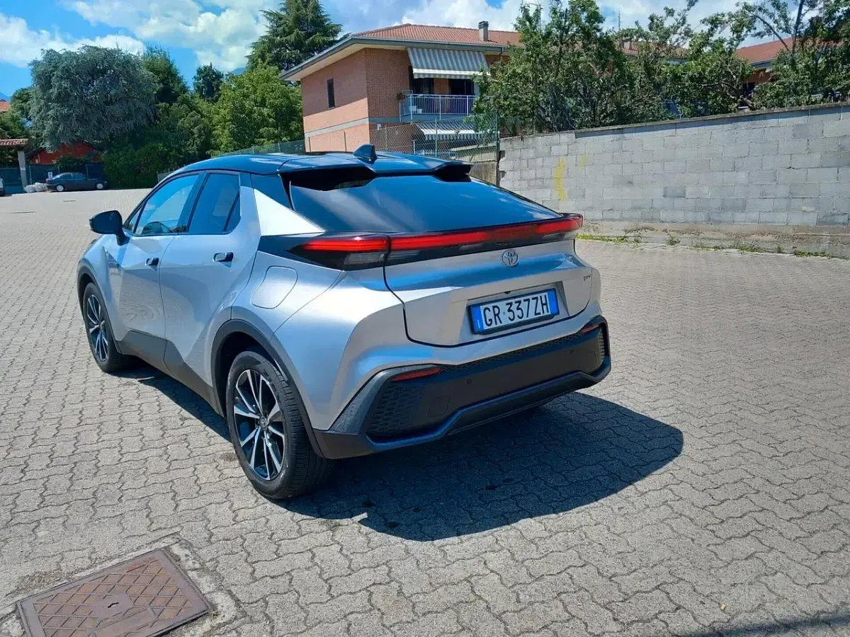 Usata Toyota C-HR Trend 152 CV (111 kW) 2024 Argento SUV