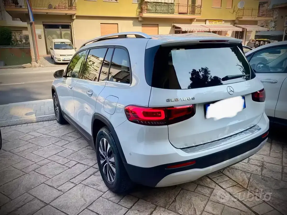 Usata Mercedes GLB180 116 CV (85 kW) 2022 Bianco SUV