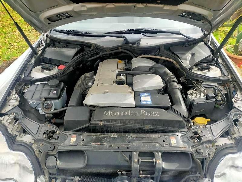 Usata Mercedes C180 Elegance 129 CV (94 kW) 2002 Grigio Station wagon