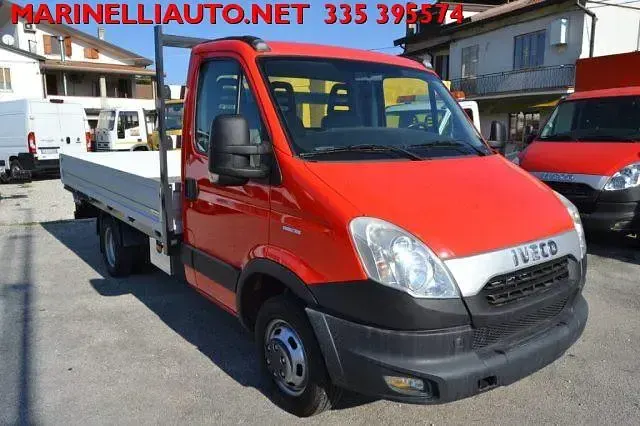 Usata Iveco Daily 130 CV (95 kW) 2014 Rosso Cabrio