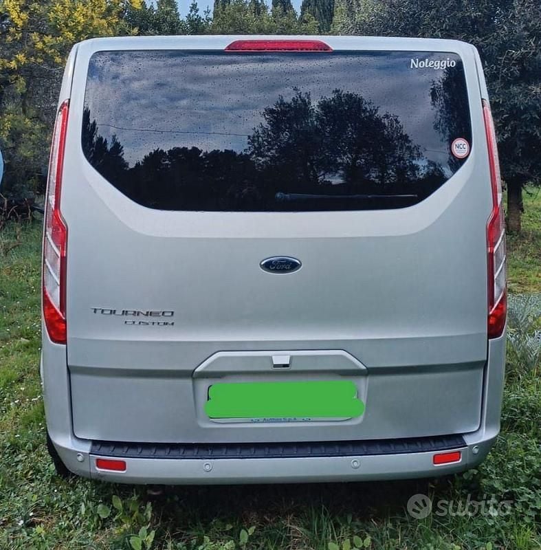 Usata Ford Tourneo 170 CV (125 kW) 2023 Grigio Monovolume