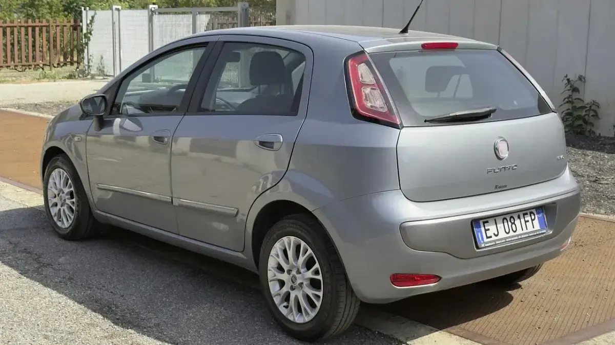 Usata Fiat Grande Punto S 75 CV (55 kW) 2011 Grigio Utilitaria