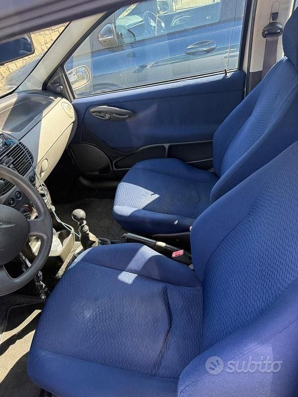 Usata Fiat Punto 2000 Grigio Utilitaria