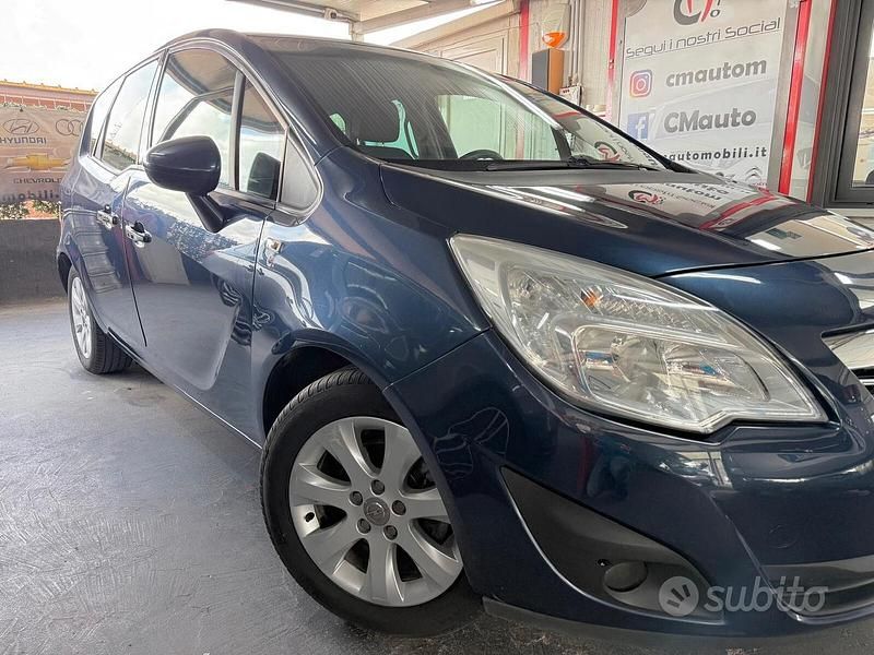 Usata Opel Meriva Cosmo 101 CV (74 kW) 2011 Blu Monovolume