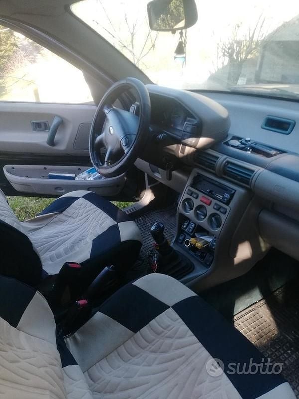 Usata 2000 Land Rover Freelander SUV | 2500 € (Buon prezzo) - Immagine 1/4