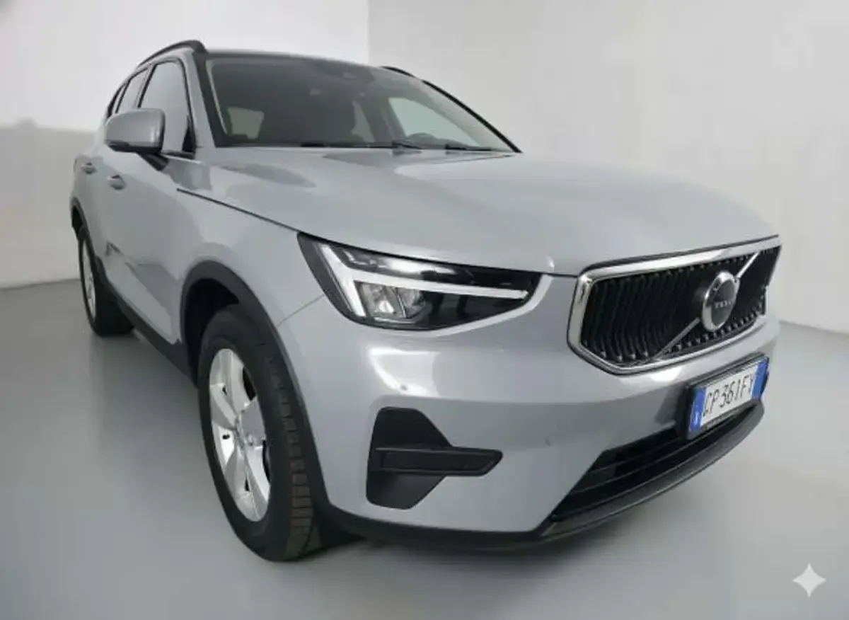 Usata Volvo XC40 129 CV (94 kW) 2023 Grigio SUV