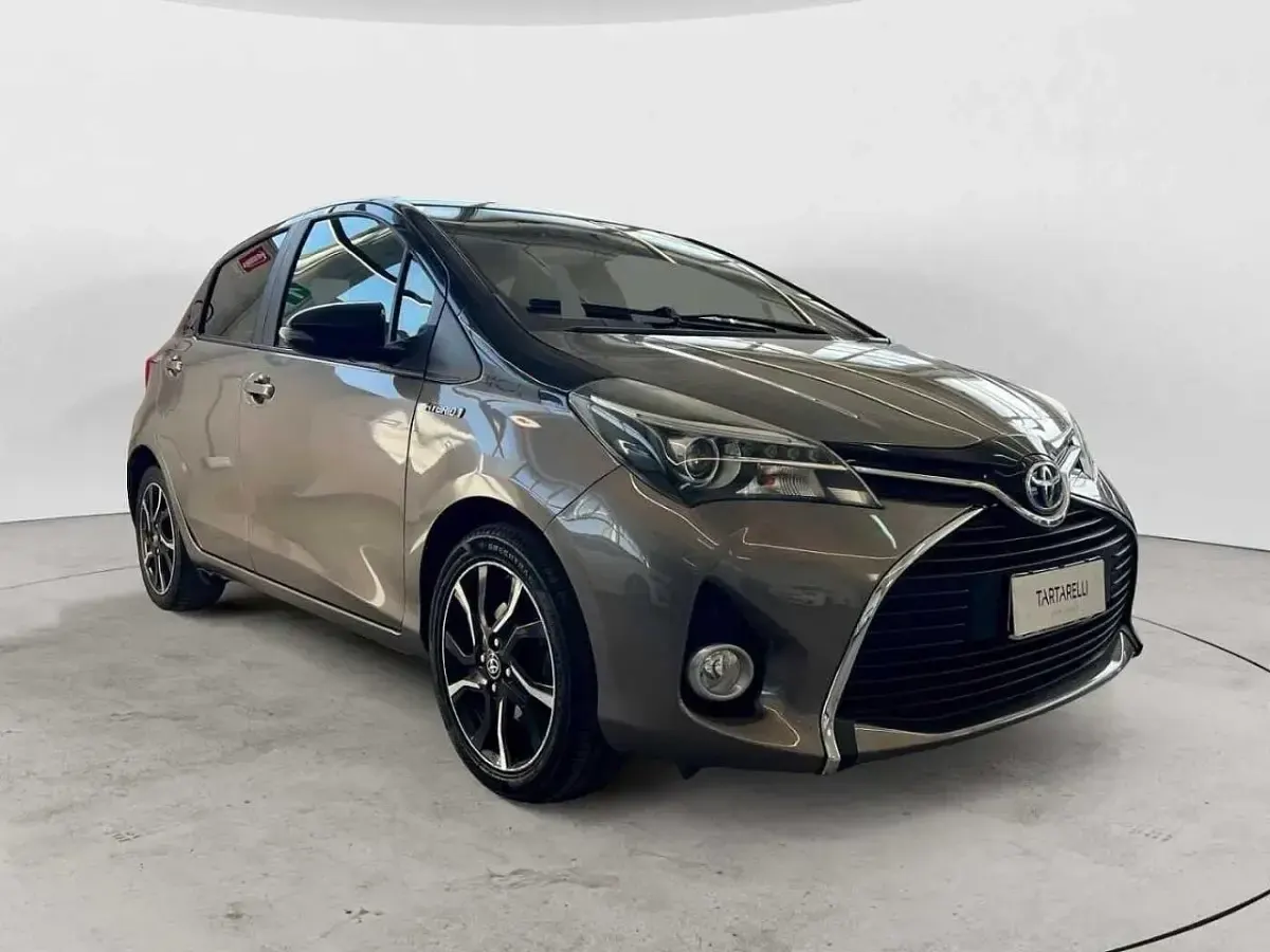 Usata Toyota Yaris Style 101 CV (74 kW) 2016 Utilitaria