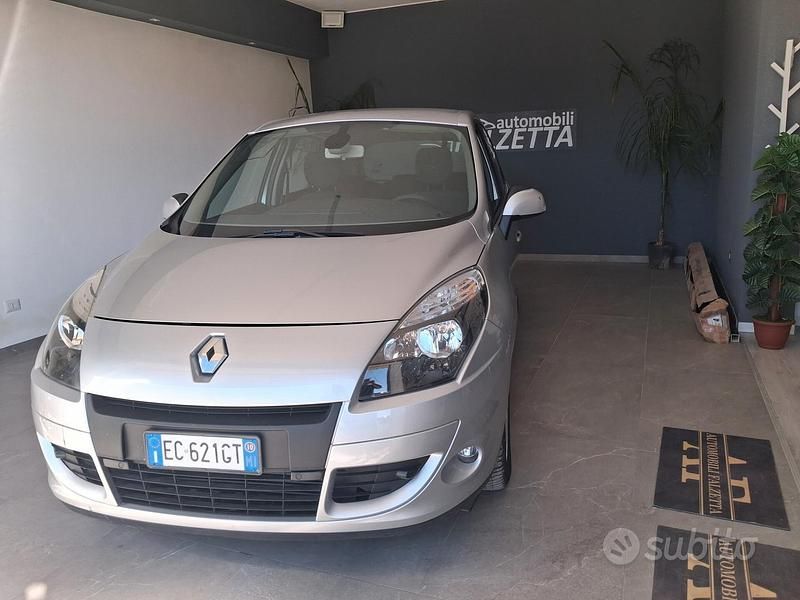 Usata Renault Scénic III Dynamique 110 CV (80 kW) 2010 Grigio Monovolume