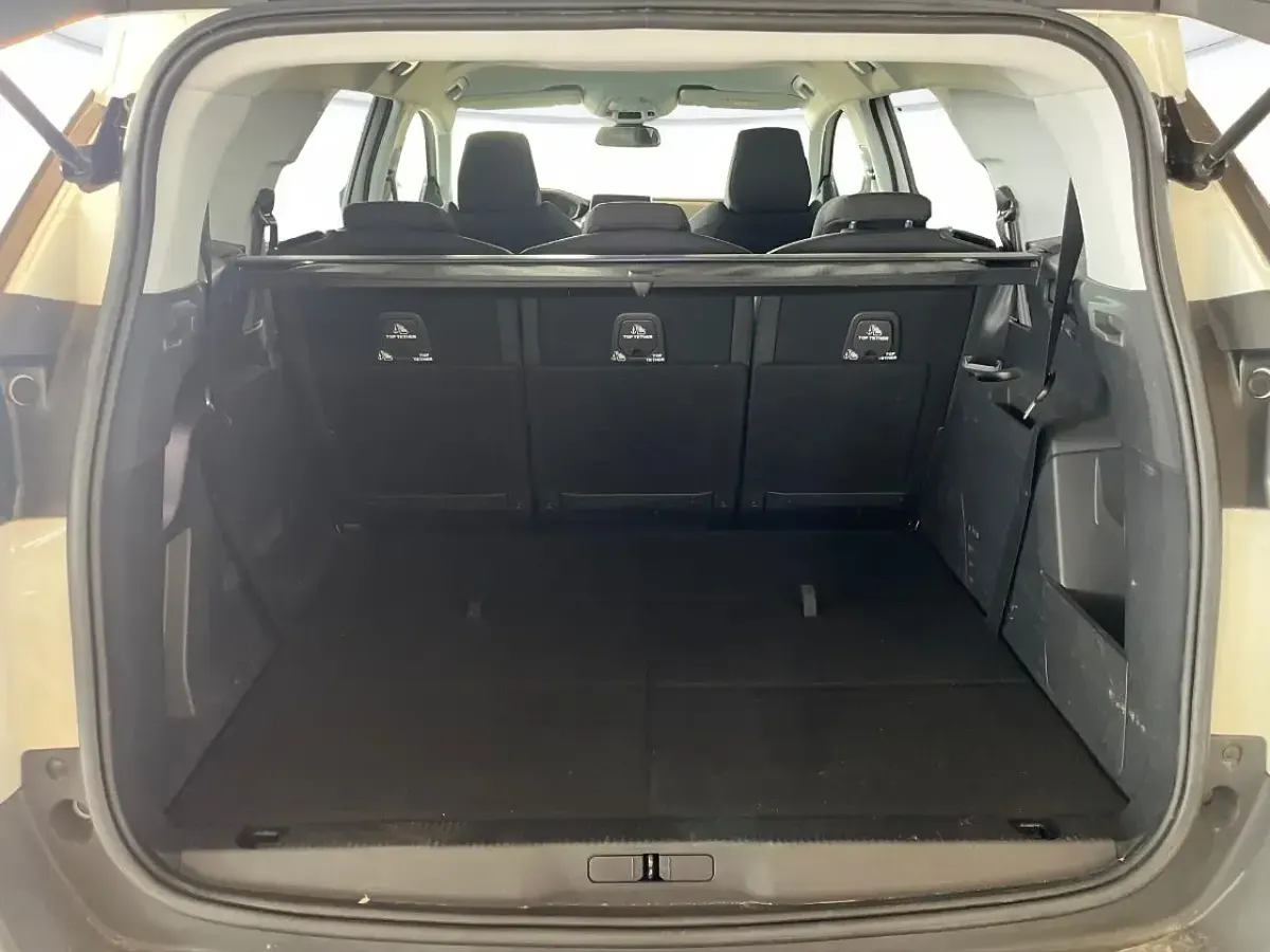 Occasion Peugeot 5008 Allure 120 ch (88 kW) 2018 Blanc SUV