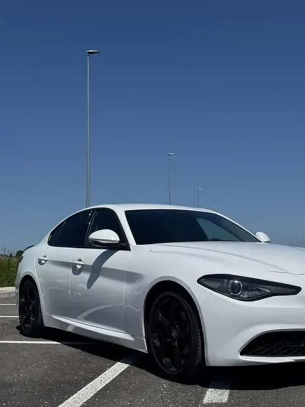 Usata Alfa Romeo Giulia Super 150 CV (110 kW) 2017 Berlina