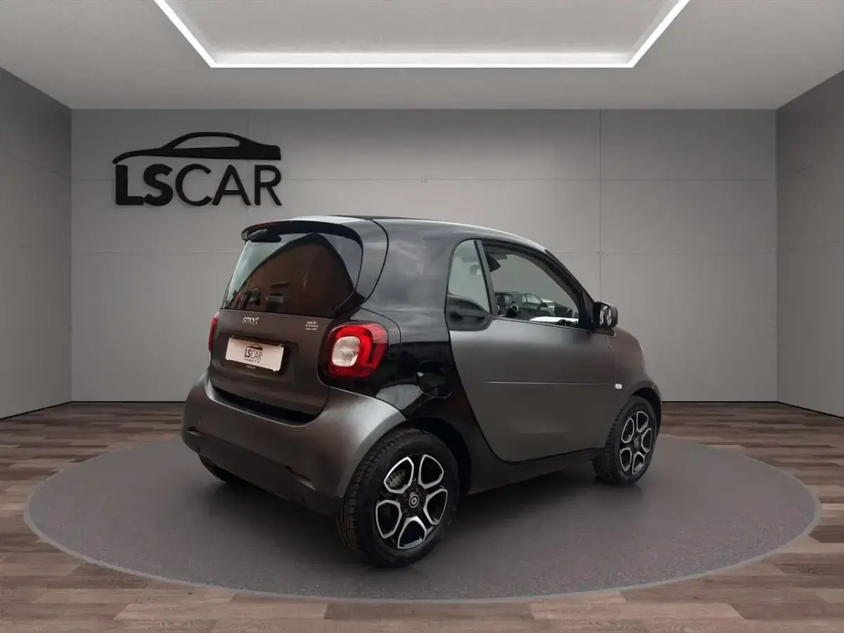 Usata Smart ForTwo Cabrio Passion 70 CV (51 kW) 2017 Giallo Cabrio