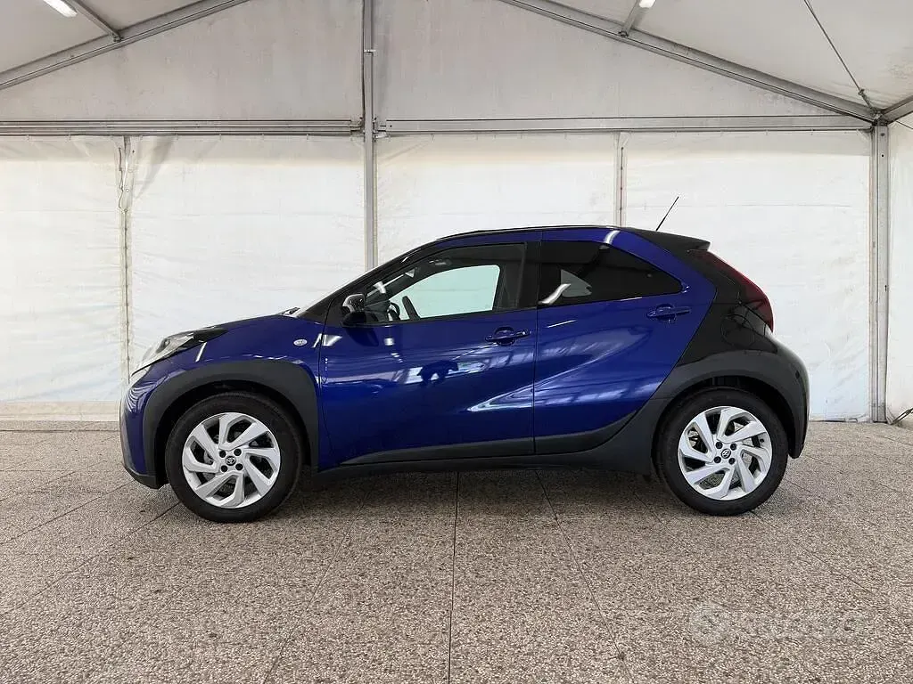 Usata Toyota Aygo X Trend 72 CV (52 kW) 2022 Blu SUV