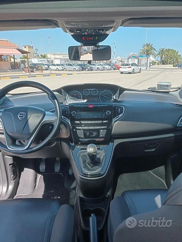 Usata Lancia Ypsilon 69 CV (50 kW) 2012 Grigio Utilitaria