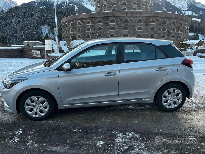 Usata Hyundai i20 85 CV (62 kW) 2017 Grigio Utilitaria