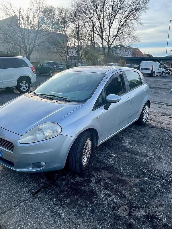 Usata Fiat Punto 75 CV (55 kW) 2007 Utilitaria