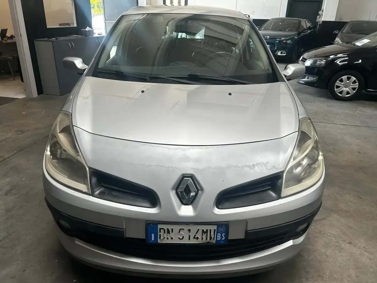 Usata Renault Clio II 75 CV (55 kW) 2008 Argento Utilitaria