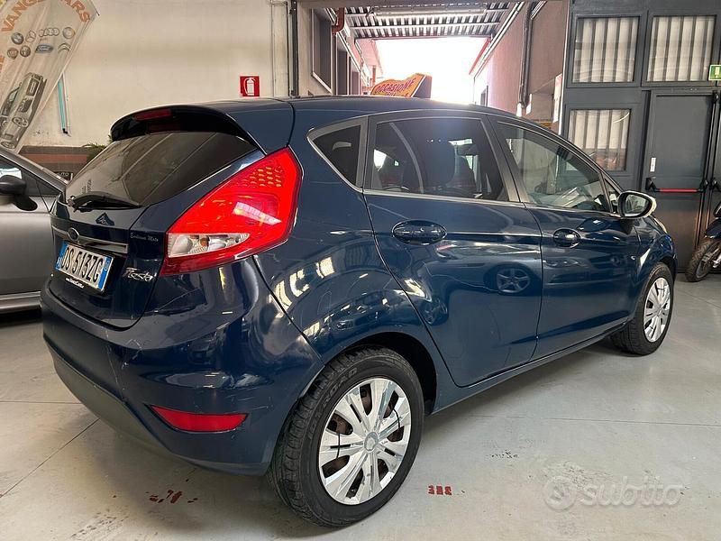 Usata Ford Fiesta 82 CV (60 kW) 2008 Blu Utilitaria
