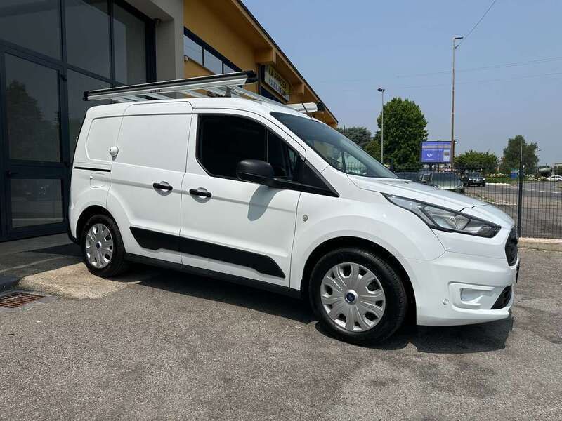 Bianco frozen Usata 2023 Ford Transit Trend Furgone | 16.000 € (Cara) - Immagine 1/4