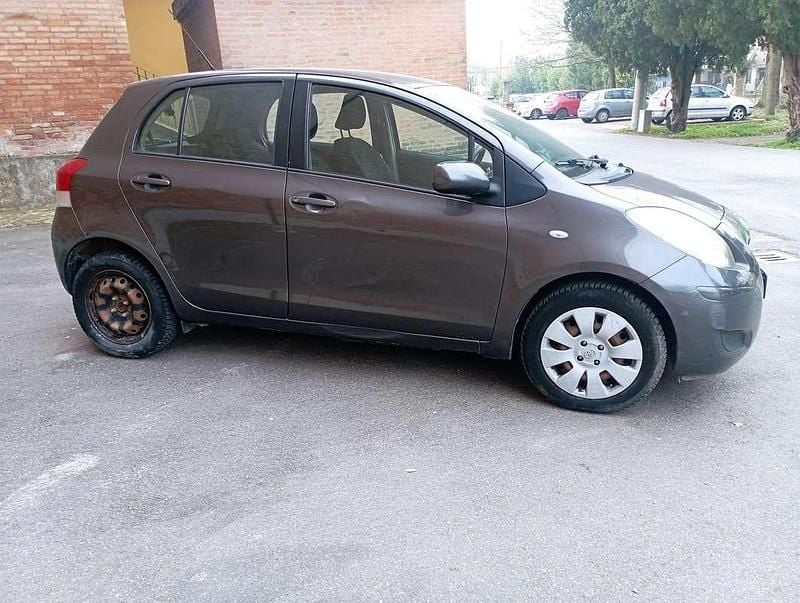 Usata Toyota Yaris 69 CV (50 kW) 2009 Utilitaria