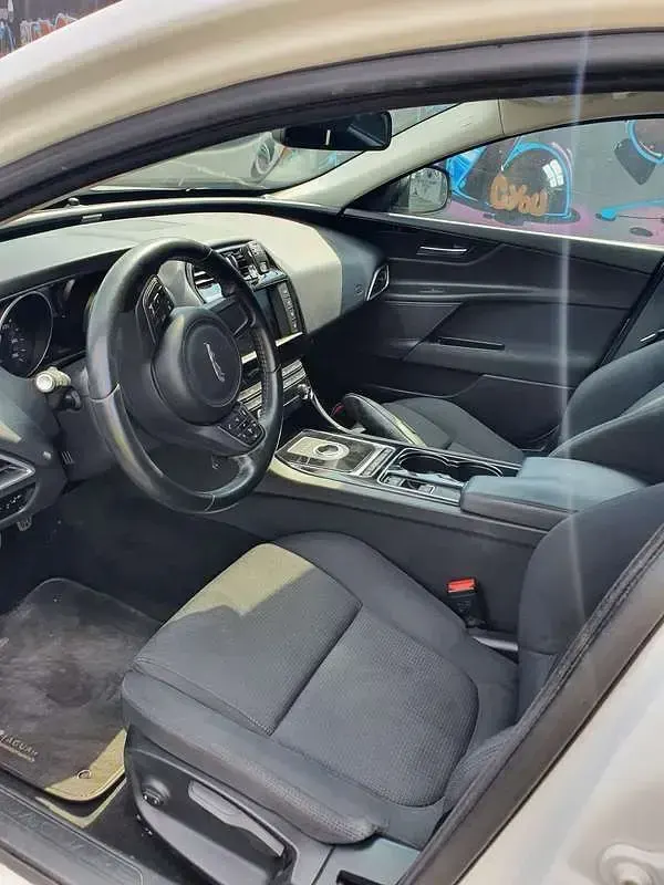 Usata Jaguar XE Business Edition 179 CV (131 kW) 2016 Berlina