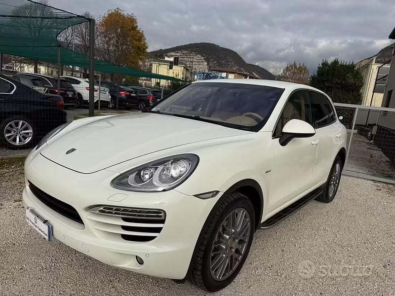 Usata Porsche Cayenne 245 CV (180 kW) 2012 Bianco SUV