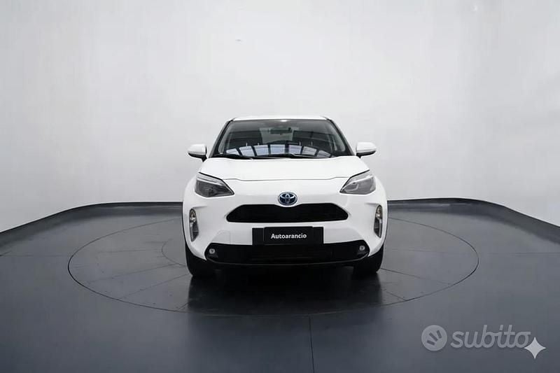 Nuova Toyota Yaris Cross Active 116 CV (85 kW) 2025 Bianco SUV