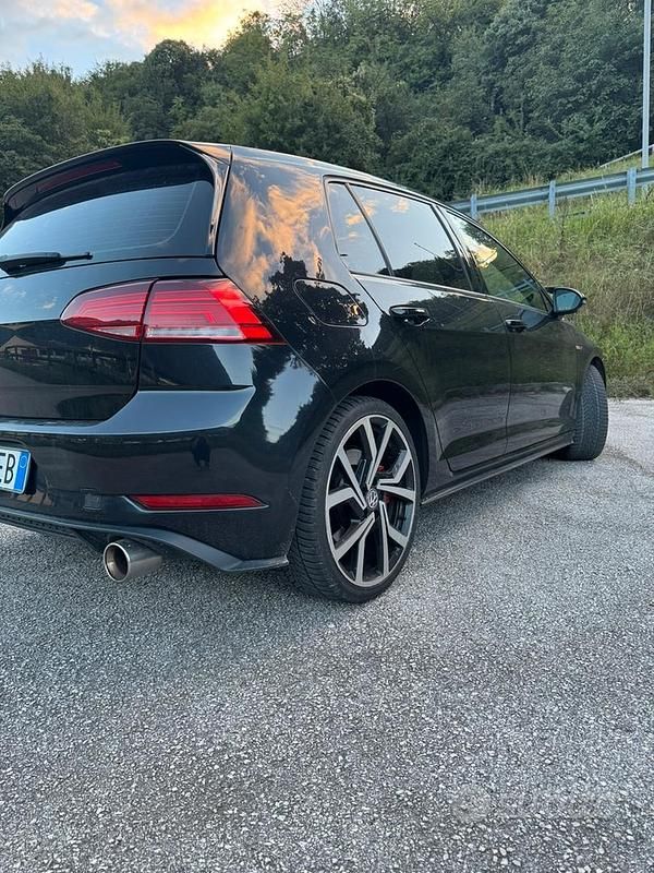 Usata VW Golf VII GTI 245 CV (180 kW) 2019 Nero Utilitaria