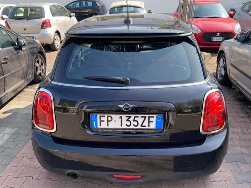 Usata Mini ONE 75 CV (55 kW) 2018 Nero Utilitaria