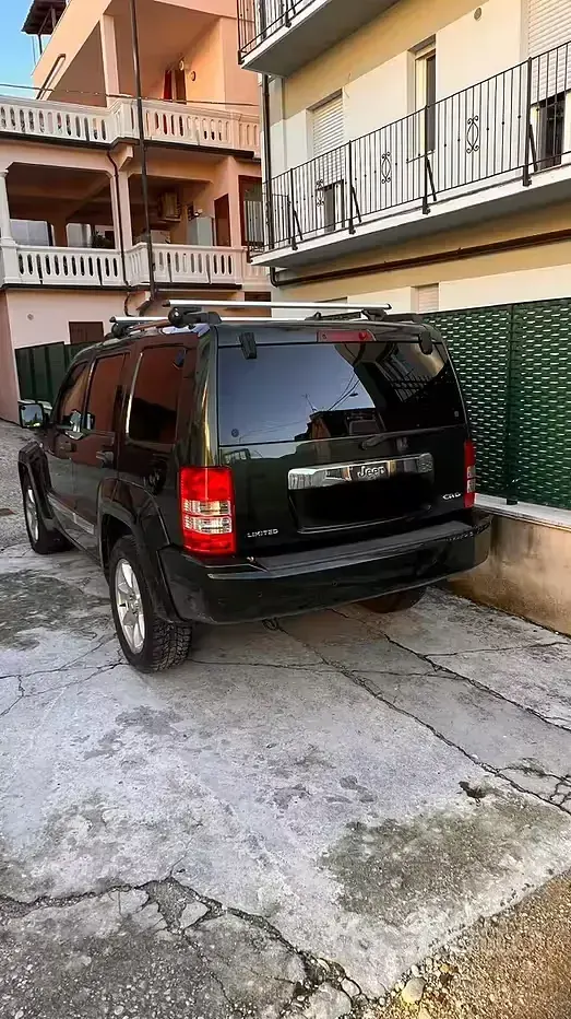 Usata Jeep Cherokee 200 CV (147 kW) 2011 Verde SUV