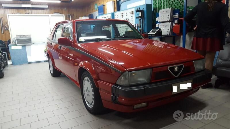 Rosso Usata 1989 Alfa Romeo 75 Quadrifoglio Verde Tre volumi | 21.500 € - Immagine 1/4