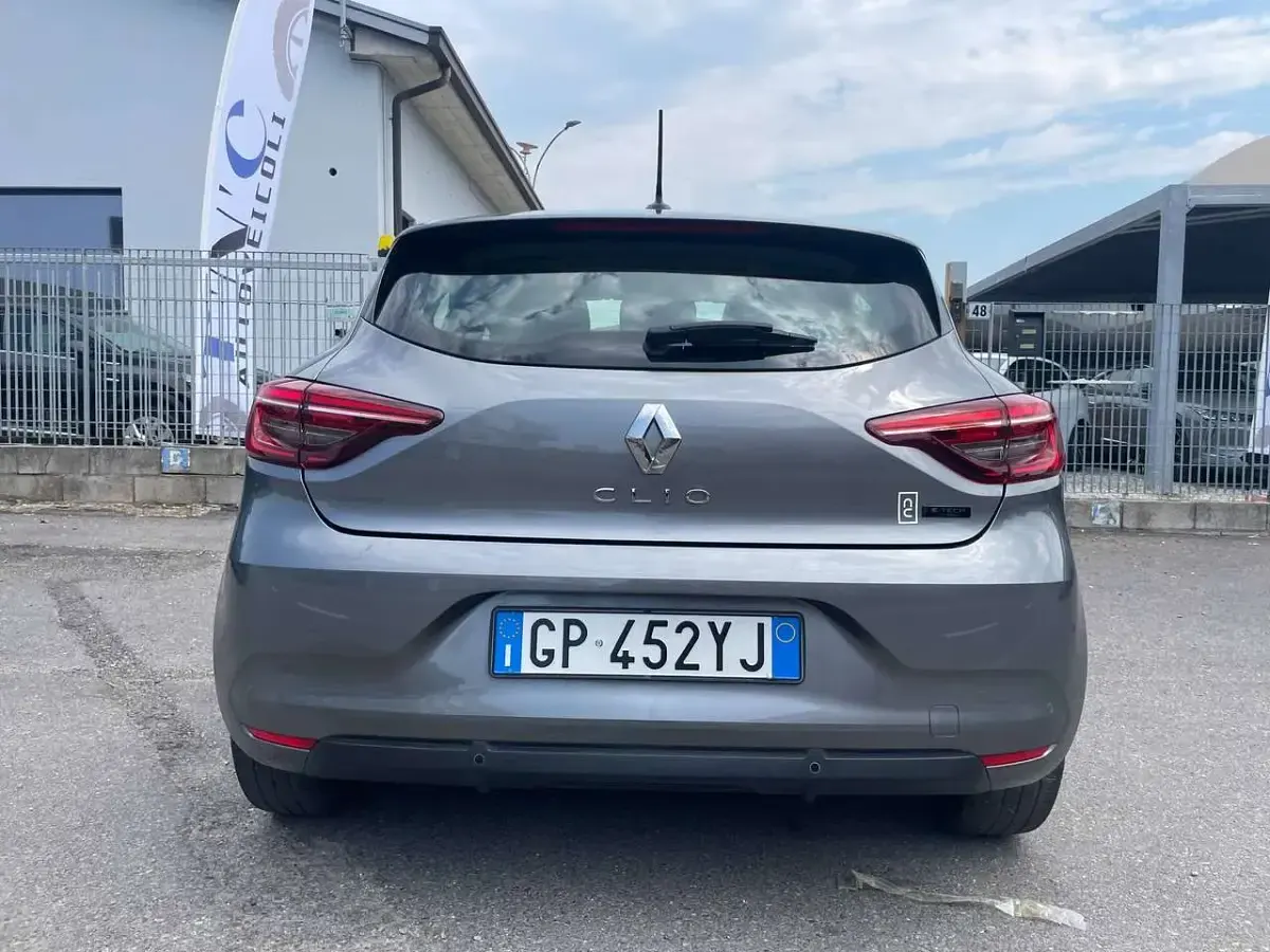 Usata Renault Clio V Evolution 91 CV (66 kW) 2023 Argento Berlina