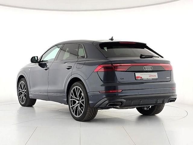 Usata Audi Q8 S-Line 394 CV (289 kW) 2025 Grigio waitomo metallizzato SUV