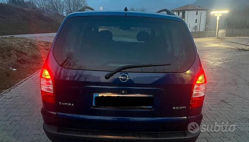 Usata Opel Zafira 101 CV (74 kW) 2005 Monovolume