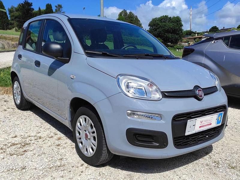 Grigio moda Usata 2018 Fiat Panda Easy Due volumi | 8900 € (Buon prezzo) - Immagine 1/4
