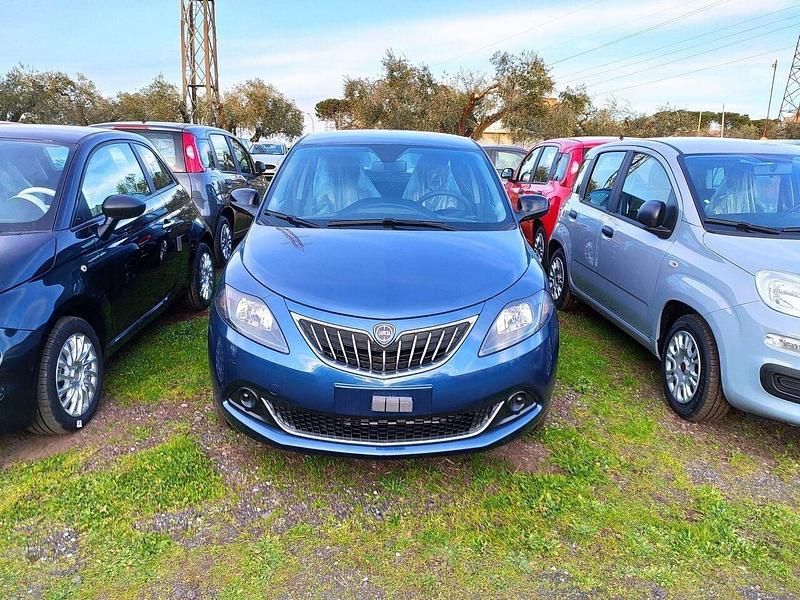 Usata Lancia Ypsilon Silver 69 CV (50 kW) 2023 Blu Utilitaria