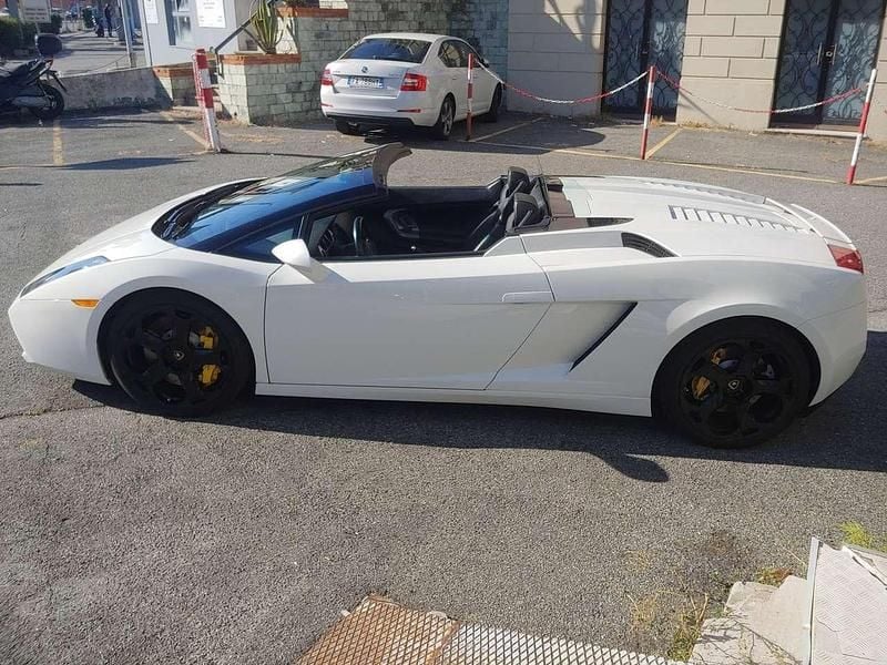 Usata Lamborghini Gallardo 519 CV (381 kW) 2007 Bianco metallizzato Cabrio