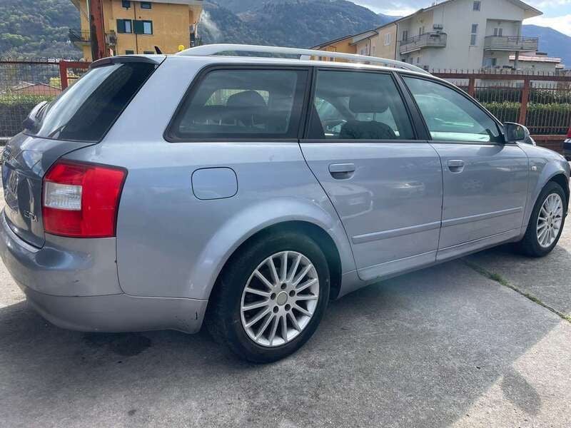Usata Audi A4 Ambiente 140 CV (102 kW) 2004 Blu Station wagon