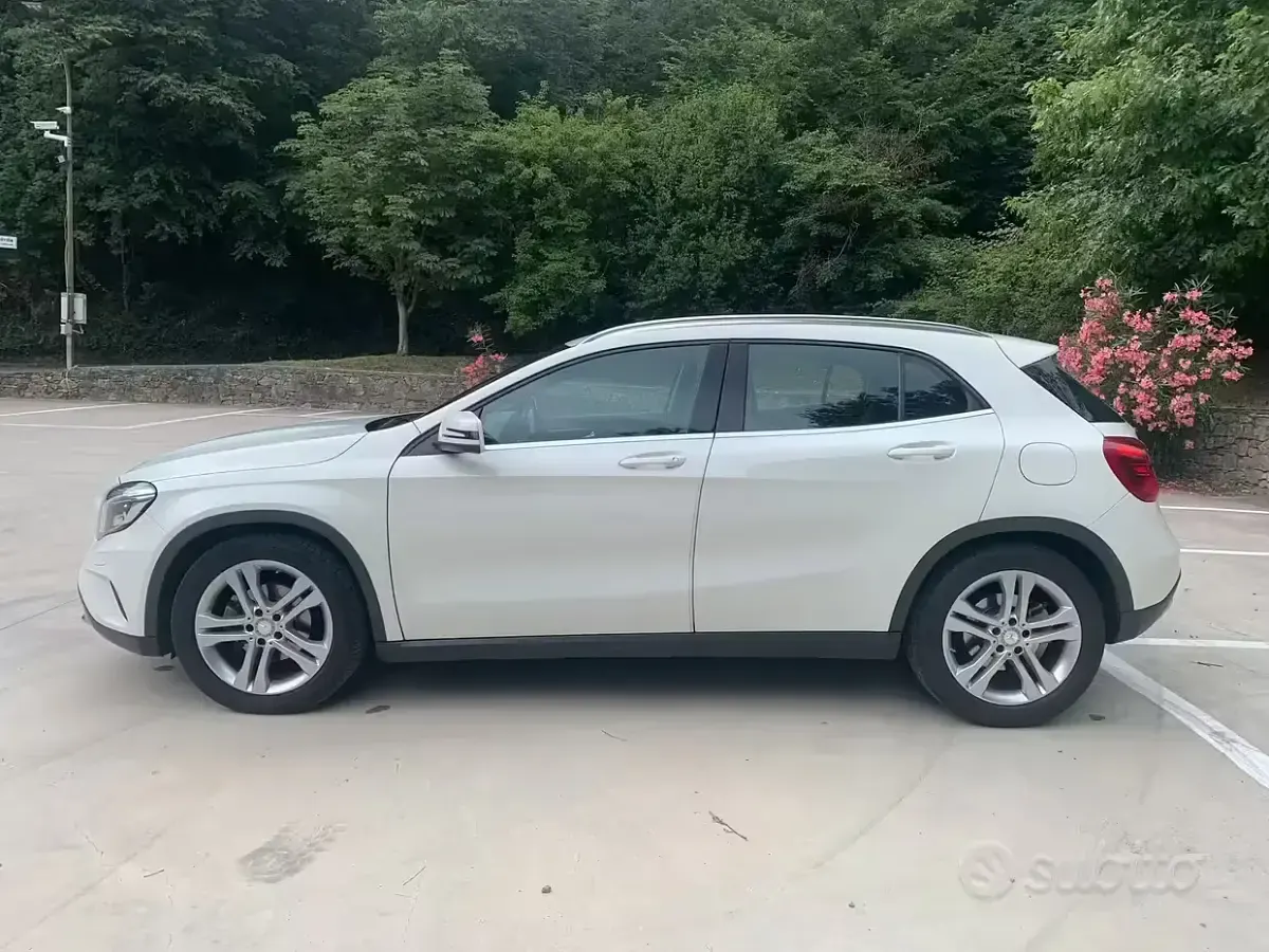 Usata Mercedes GLA200 136 CV (100 kW) 2016 SUV