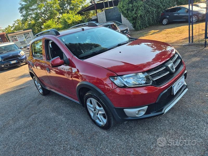 Marrone Usata 2015 Dacia Sandero Stepway Due volumi | 4500 € (Ottimo prezzo) - Immagine 1/4