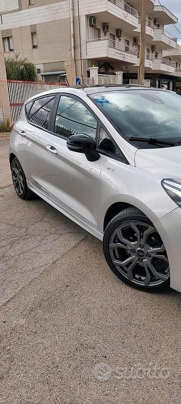 Usata Ford Fiesta ST-Line 85 CV (62 kW) 2018 Grigio Utilitaria