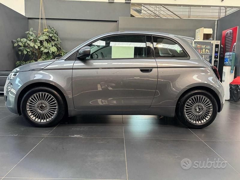 Usata Fiat 500e 86 kW (118 CV) 2024 Grigio Berlina