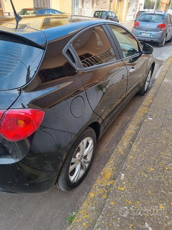 Usata Alfa Romeo Giulietta 105 CV (77 kW) 2015 Nero Utilitaria