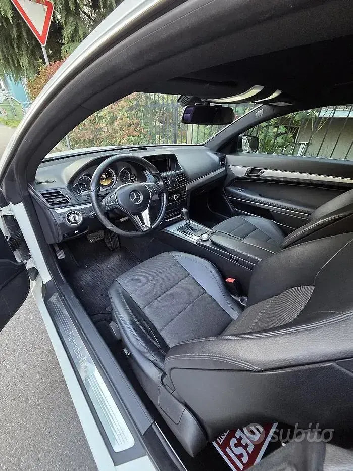 Usata Mercedes E220 170 CV (125 kW) 2012 Bianco Coupé