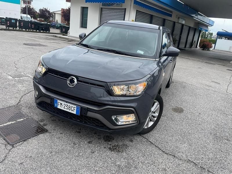 Usata Ssangyong (KGM) XLV 115 CV (84 kW) 2017 Grigio SUV