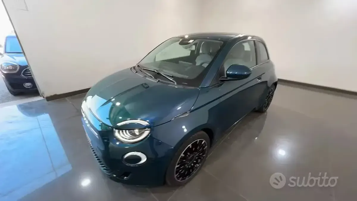 Usata Fiat 500e Icon 86 kW (118 CV) 2020 Cabrio