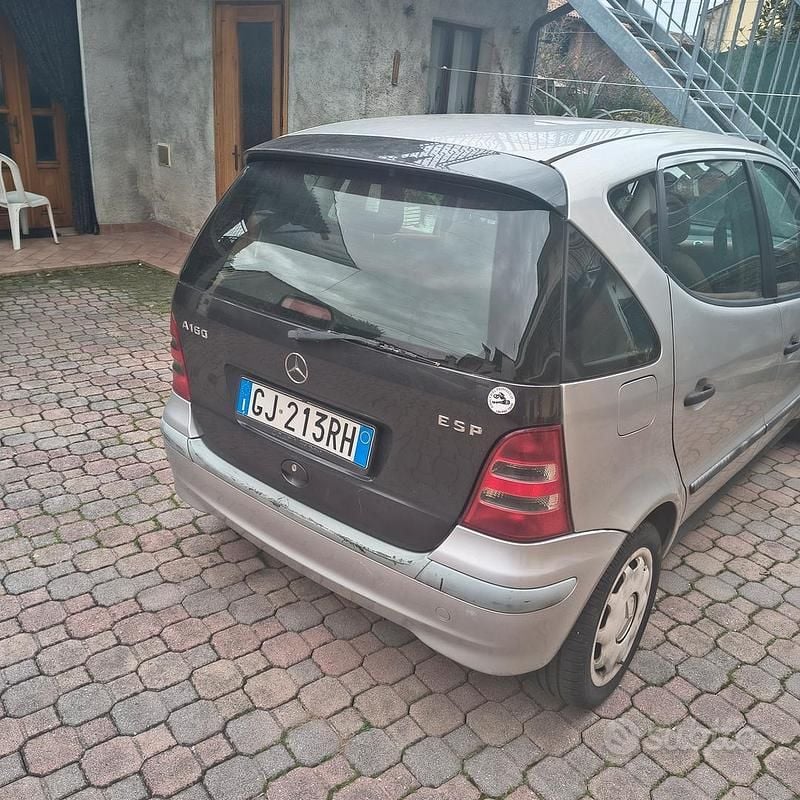 Usata Mercedes A160 102 CV (75 kW) 2001 Grigio Berlina