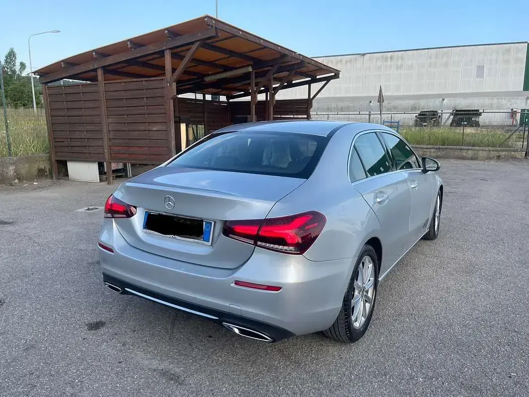 Usata Mercedes A180 136 CV (100 kW) 2020 Grigio Berlina