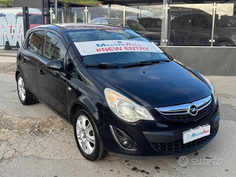 Usata Opel Corsa 75 CV (55 kW) 2011 Nero Utilitaria