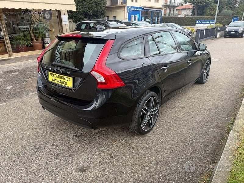 Usata Volvo V60 114 CV (83 kW) 2014 Nero Station wagon