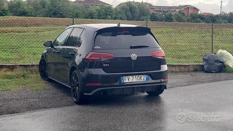 Usata VW Golf VII GTI 230 CV (169 kW) 2017 Nero Berlina